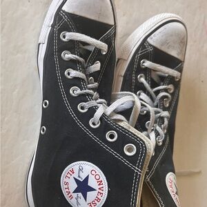 Converse White Unisex Textile Sneakers Size 9 Women/ Size 7 Men /40 EU
As is